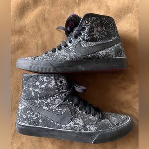 Nike Black and Gray Patterned High-Top Sneakers